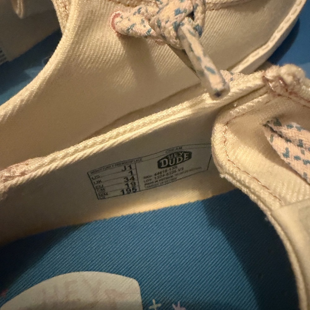NWT Kids Hey Dudes Casual Lace-Up Shoe​​ - Picture 3 of 7